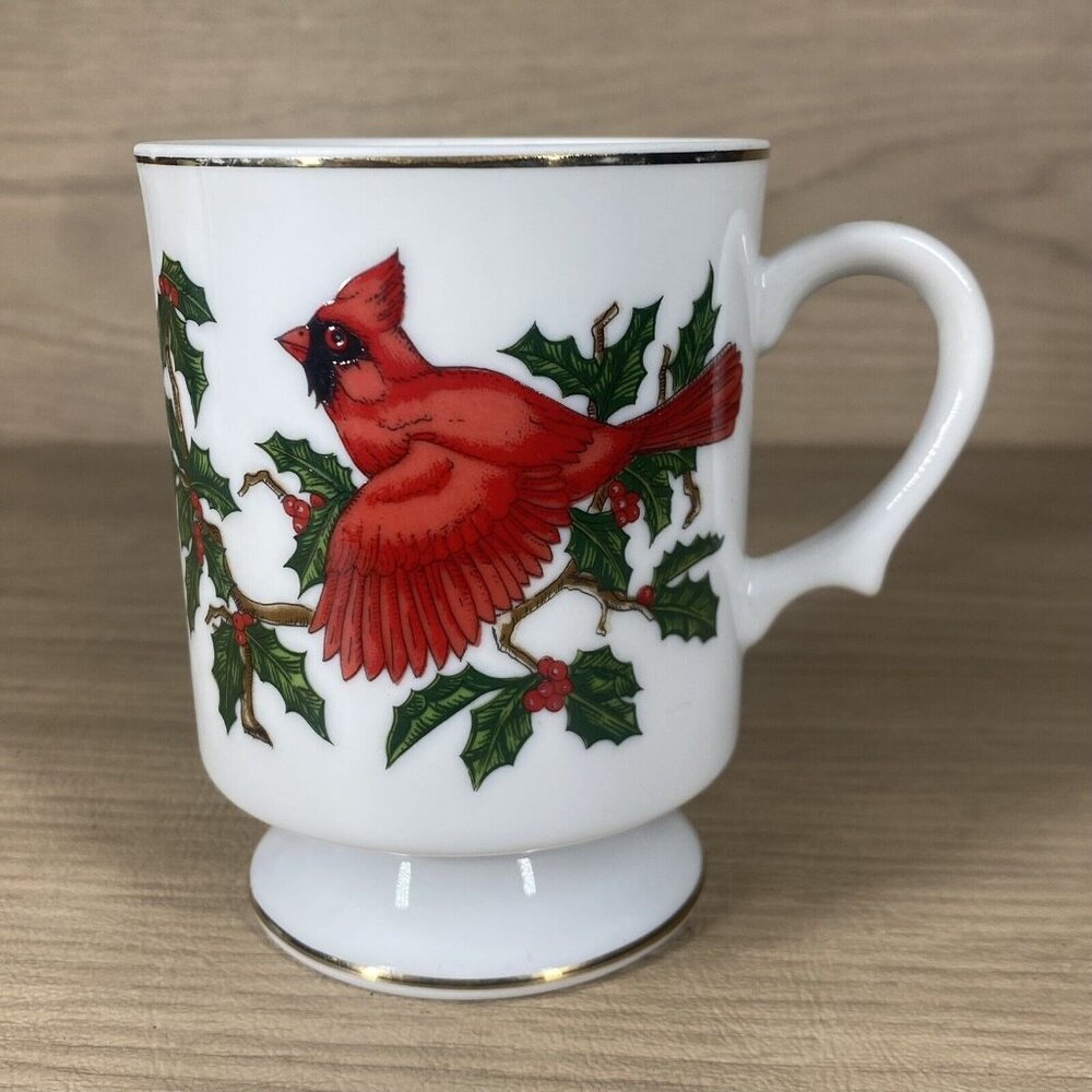 Lefton China CHRISTMAS CARDINAL & HOLLY Mug Pedistal Holiday Gold Trim 1063
